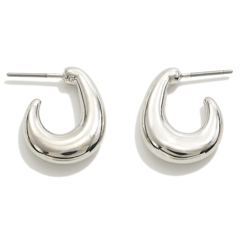 Sleek Curl Huggie Hoops